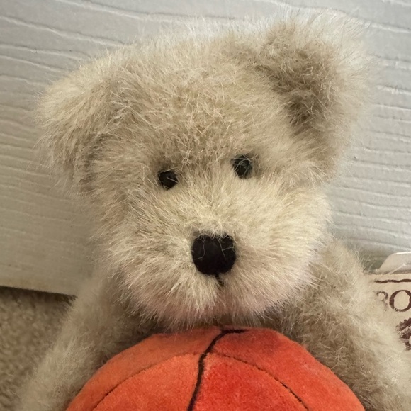 Boyds Bear Basketball Bear, New with Tags - Picture 5 of 5